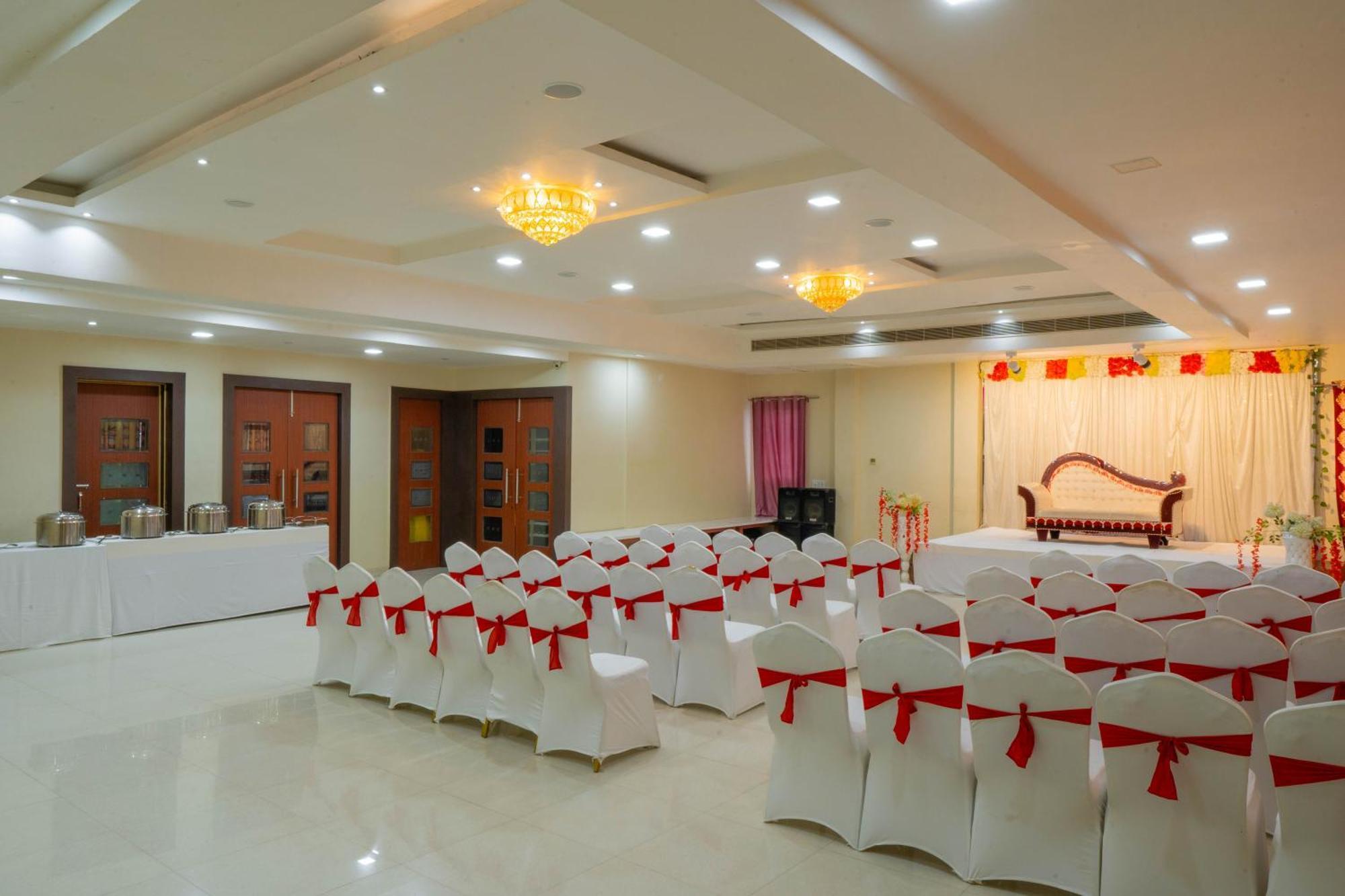 Hotel Kiaara Varanasi