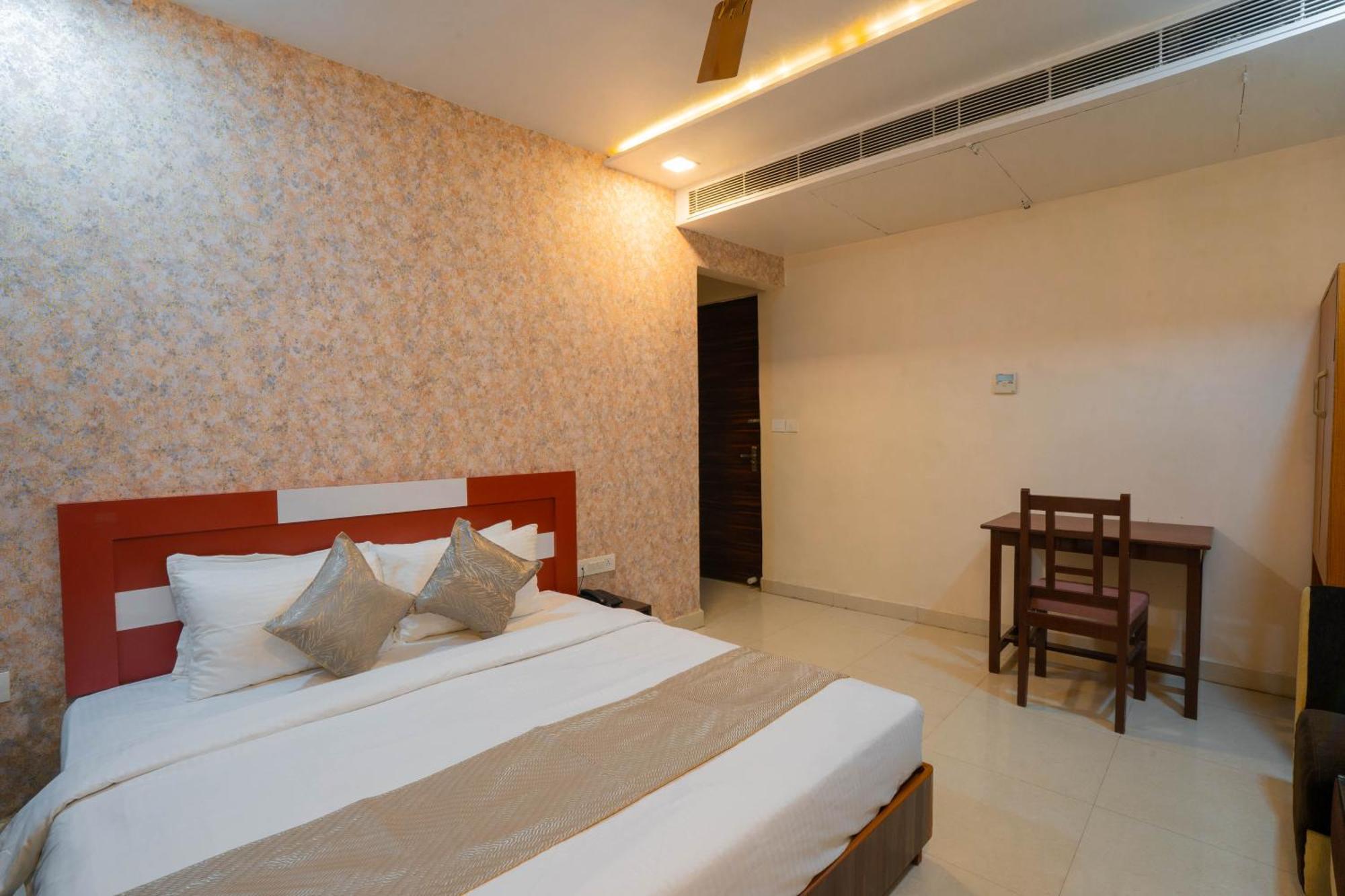 Hotel Kiaara Varanasi