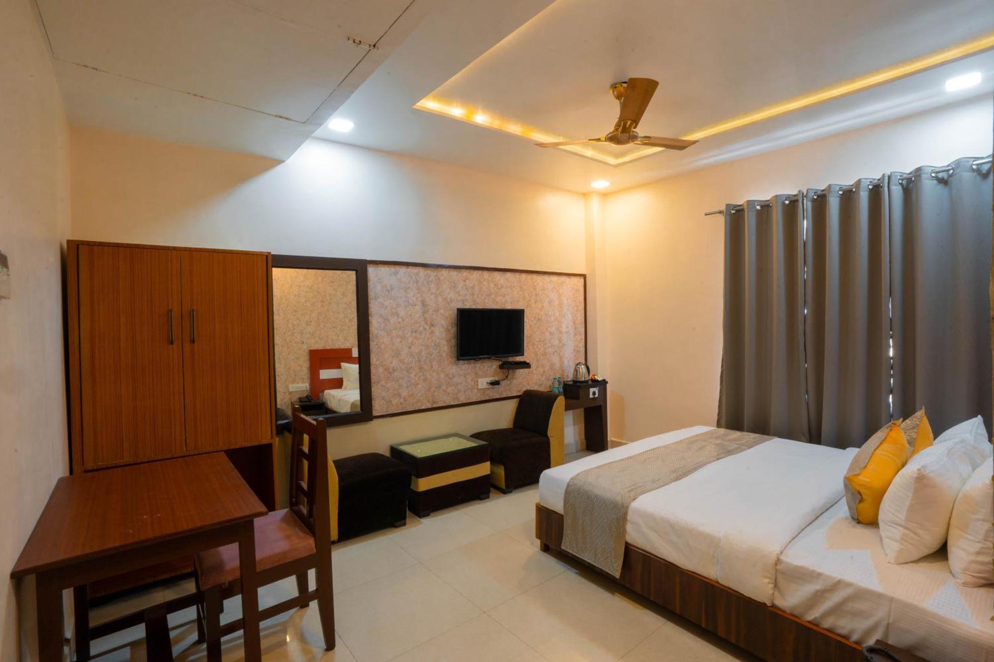 Kiaara Varanasi