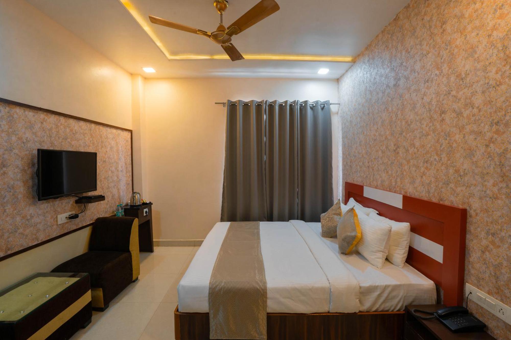Hotel Kiaara Varanasi
