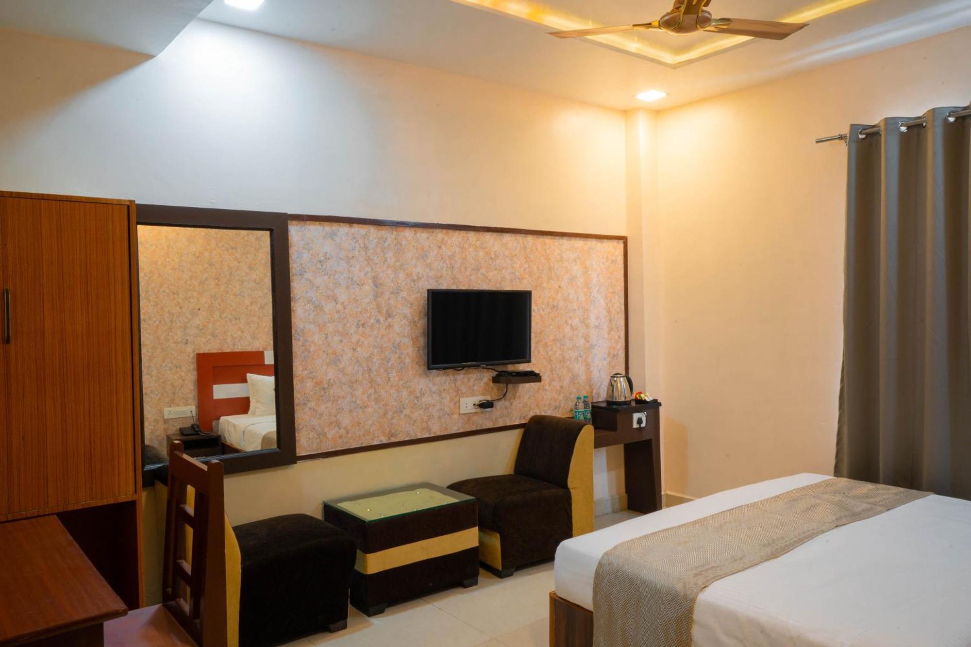Hotel Kiaara Varanasi